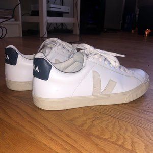 Vejas Esplar Sneaker Women size 39 (US 8)